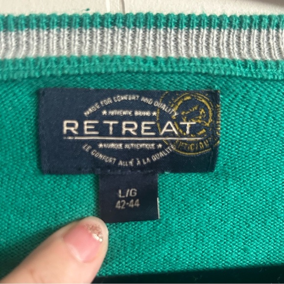 Retreat, size Large, Green V-Neck Sweater cotton and cashmere, super soft - Picture 4 of 10